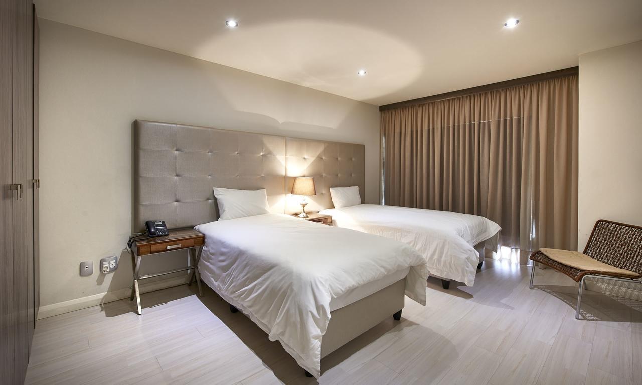 Dynasty Forest Sandown Serviced Apartments & Self Catering Hotel Йоганнесбурґ Екстер'єр фото