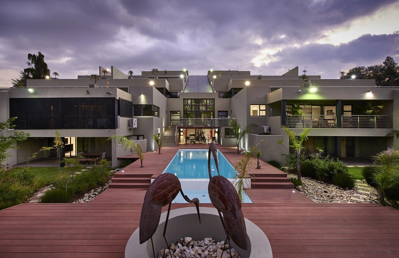 Dynasty Forest Sandown Serviced Apartments & Self Catering Hotel Йоганнесбурґ Екстер'єр фото